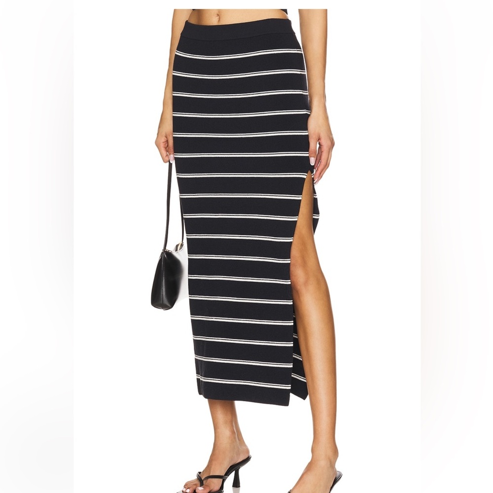 Amalfi skirt in vista point stripe LSPACE black and white